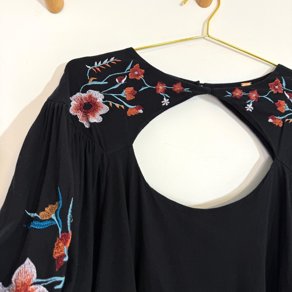 SOLDFree People Floral Embroidered Black Bubble Hem Lita Blouse Open Neck Medium - Picture 7 of 13